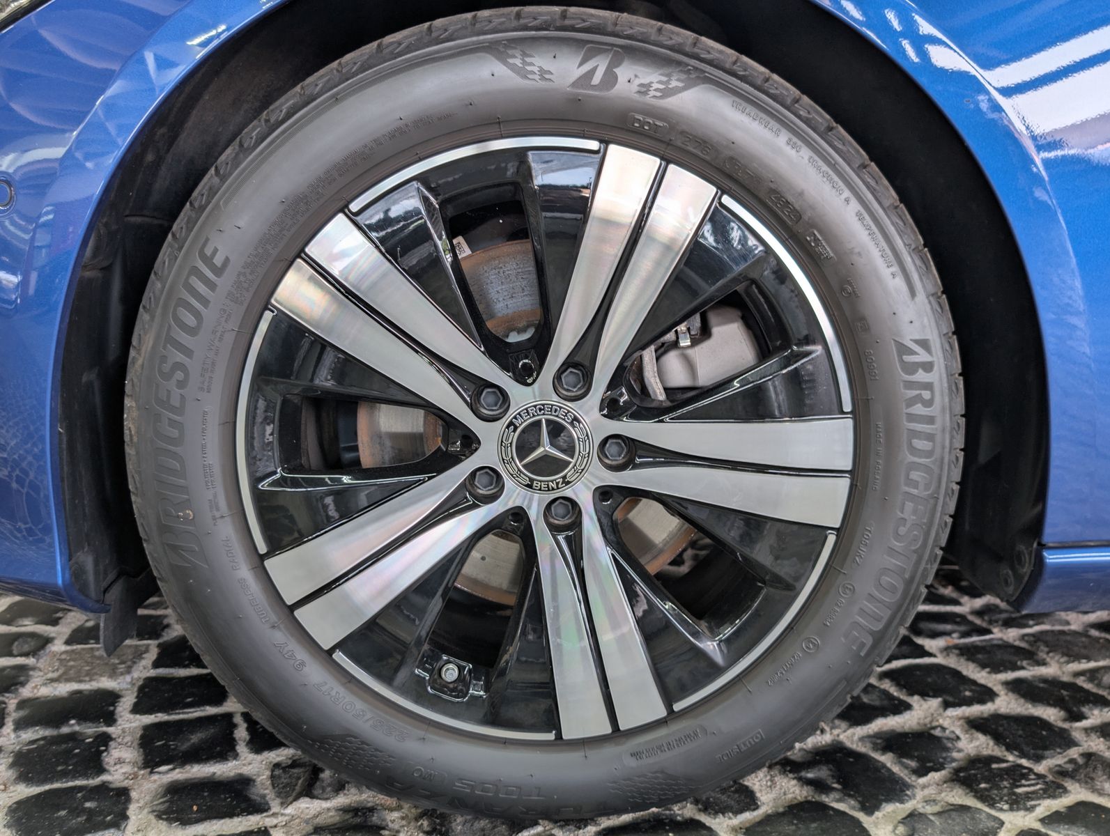 Fahrzeugabbildung Mercedes-Benz C 220 d Avantgarde AHK*MEMO*MBUX*AMBI*BUR*360°