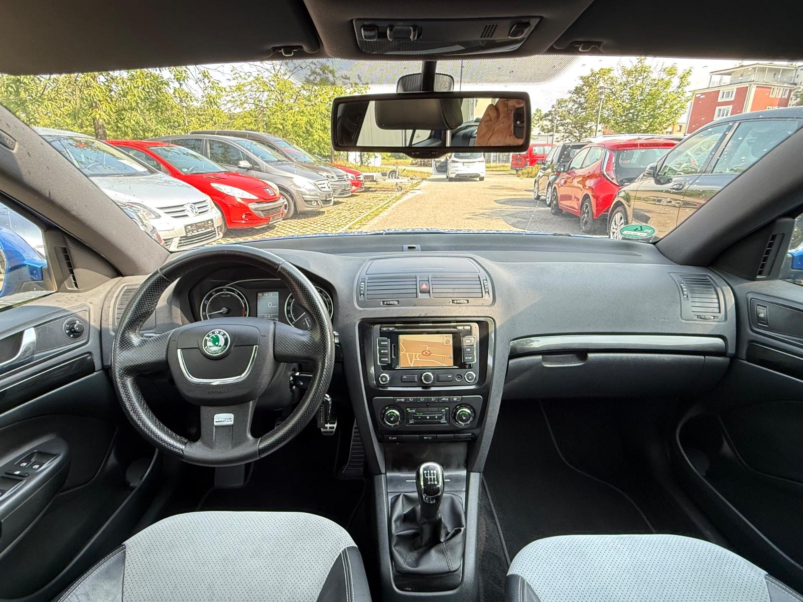 SKODA OCTAVIA - RS - 200 CV - BVM - CARNET ENTRETIEN