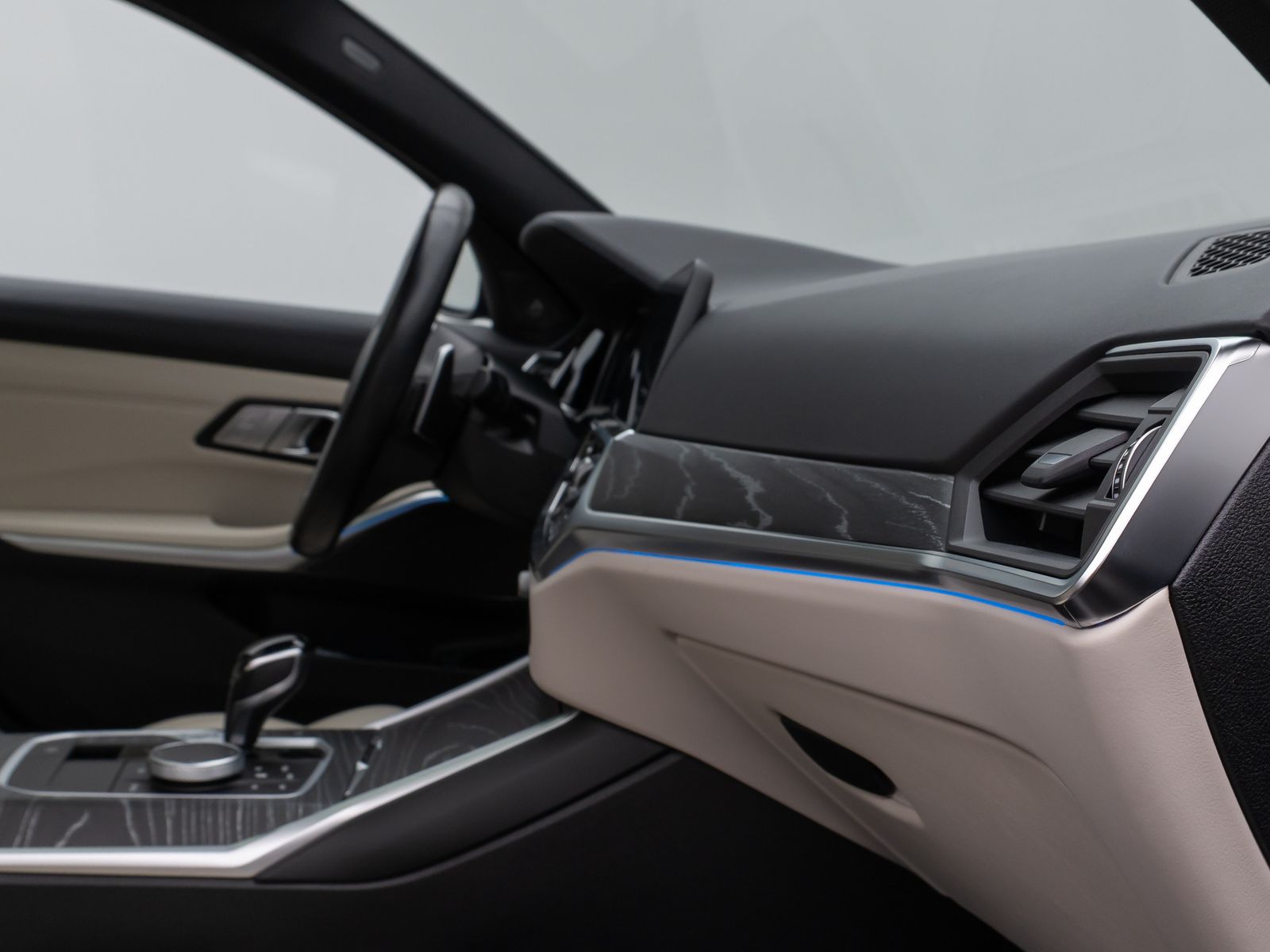Fahrzeugabbildung BMW 330e xD M Sport Panoram Kamera Laser HUD DAB H/K