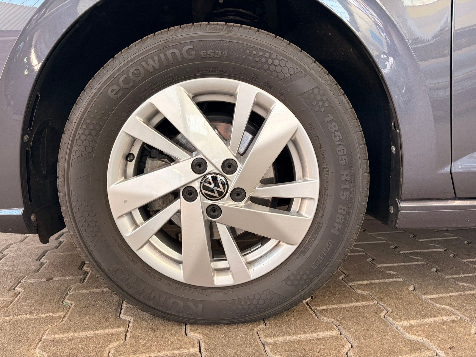 Fahrzeugabbildung Volkswagen Polo Style 1,0 TSI DSG + IQ.Drive + Navi + Klima