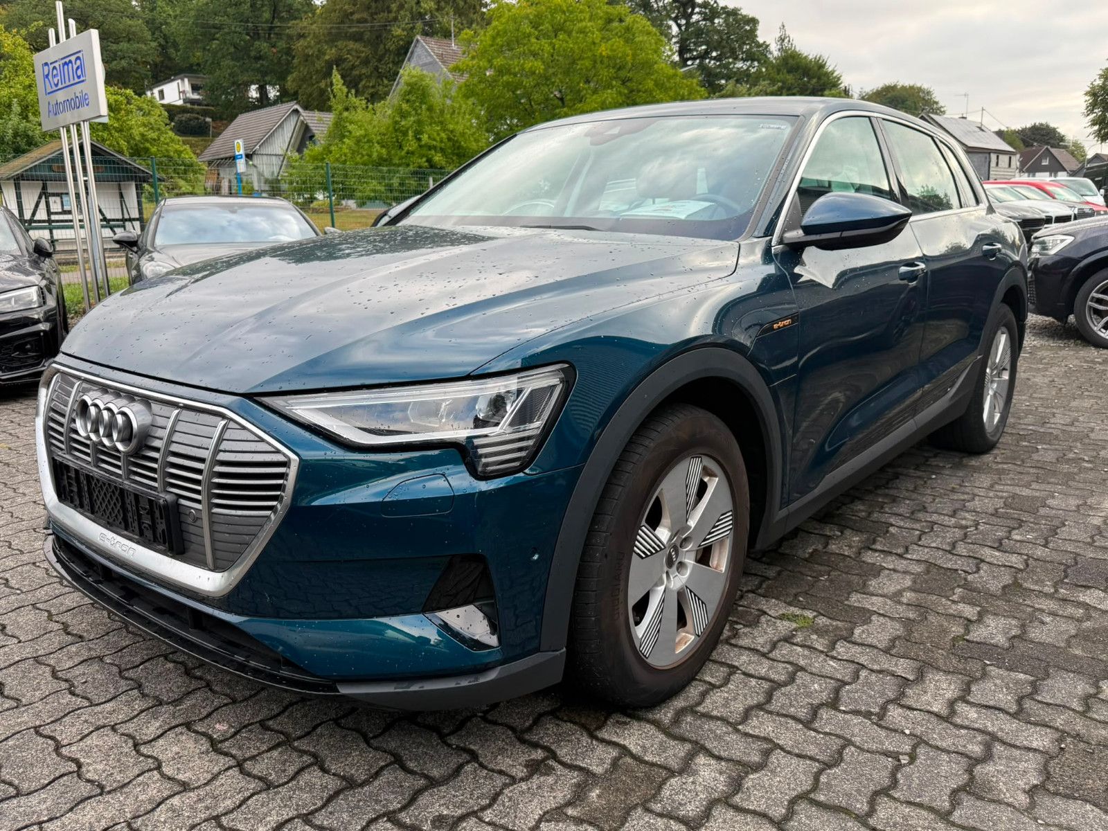 Fahrzeugabbildung Audi e-tron 50 quattro 71 KWH, LED, Navi, SOH 90,7%