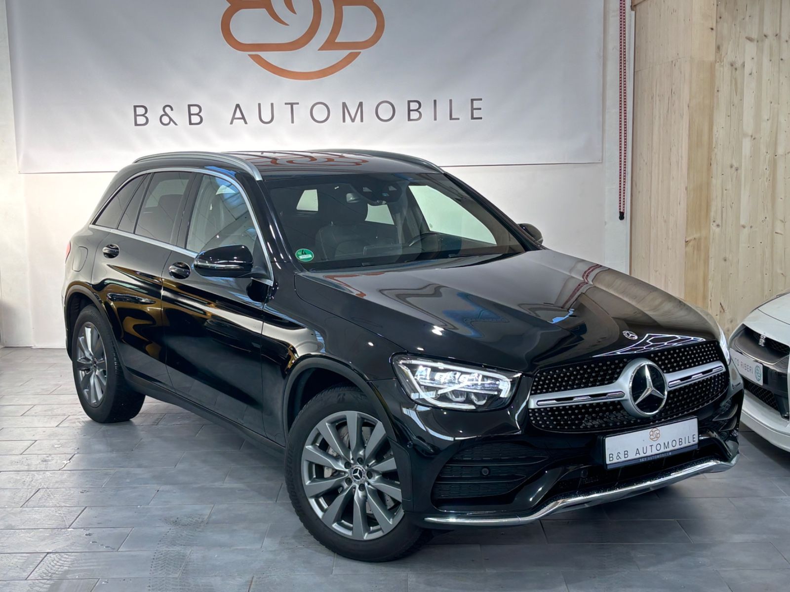 MERCEDES-BENZ GLC 220 d 4Matic*AMG*KAM*NAVI*AHK*