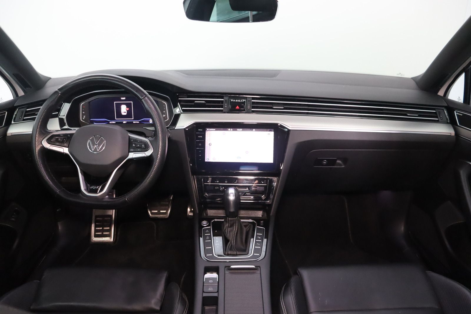 Fahrzeugabbildung Volkswagen Passat Variant 2.0 TSI R-Line 4Motion