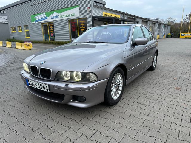 BMW 525i A -