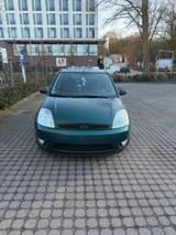 Ford Fiesta  1.4 TDCI-TÜV  bis  04/2027 - Ford Fiesta aus 2002 mit Diesel-Antrieb