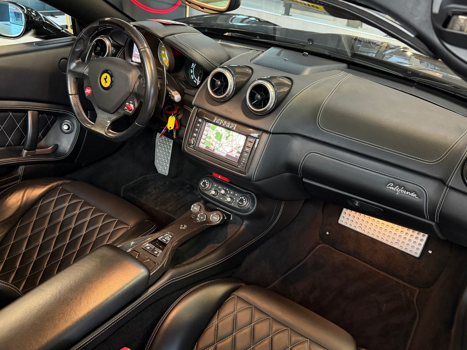 Fahrzeugabbildung Ferrari California 30 V8 /CARBON/KAM/LED-LENKRAD/TOP