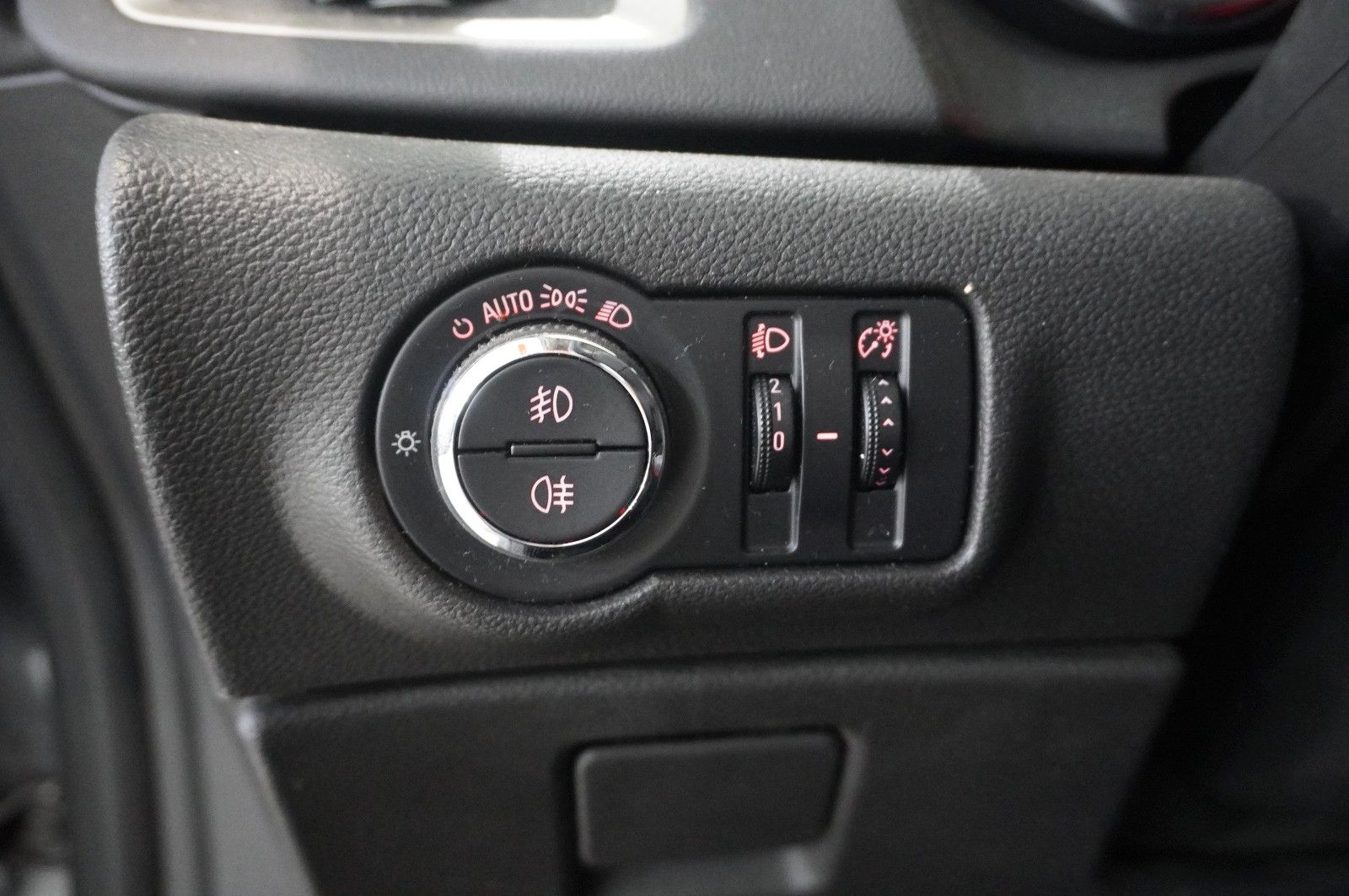 Fahrzeugabbildung Opel Astra J ST  2.0D ACTIVE SPORT/NEBEL/PDC/TEMP.