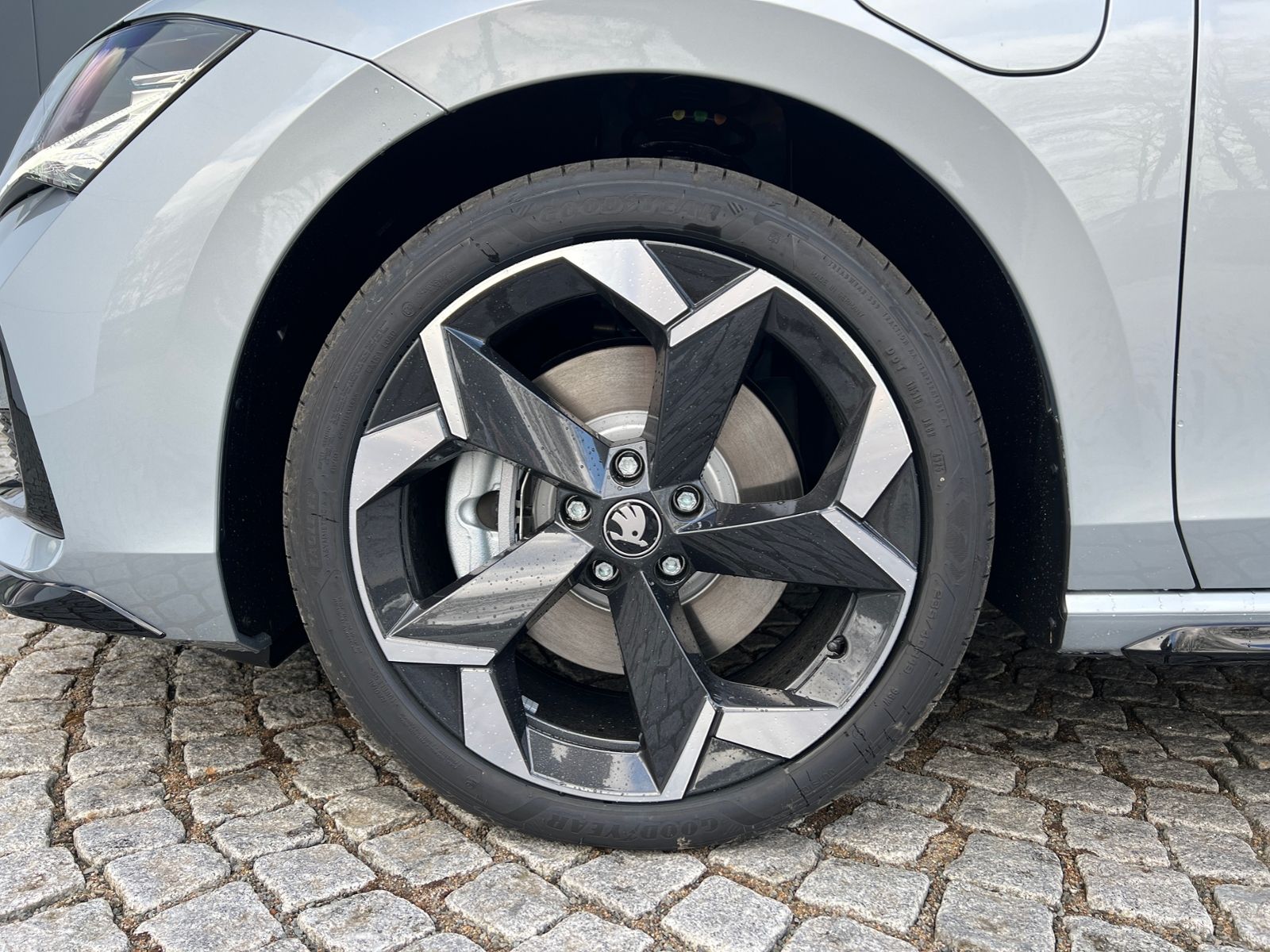 Fahrzeugabbildung SKODA Superb Combi  Sportline 1.5 TSI IV DSG *AHK, Nav