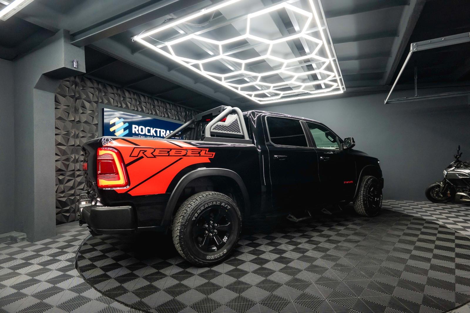 Dodge Ram 5.7 V8 HEMI 4x4 REBEL AXLE LOCK Airmatic LED, миниатюра 14