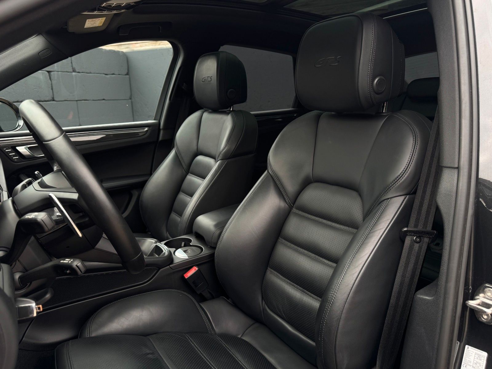 Fahrzeugabbildung Porsche Macan GTS PASM Chrono Carbon Pano Bose Std-HZG