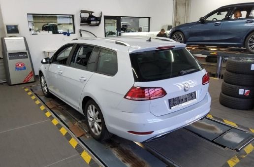 Fahrzeugabbildung Volkswagen Golf VII Variant 14TSI DSG JOIN ANHZV KAMERA PDC