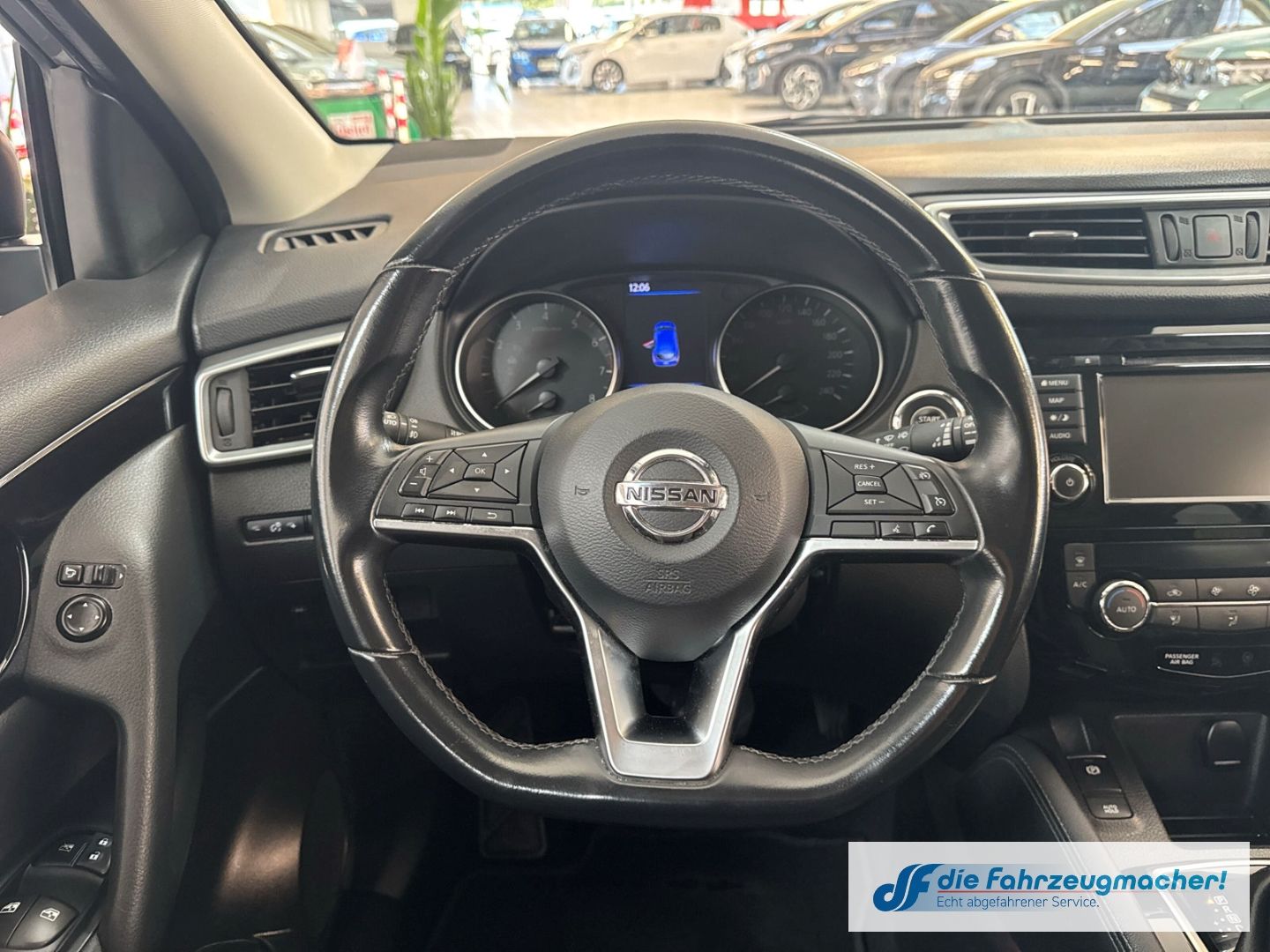 Fahrzeugabbildung Nissan Qashqai Zama Panorama Navi 360 Kamera Mehrzonenk
