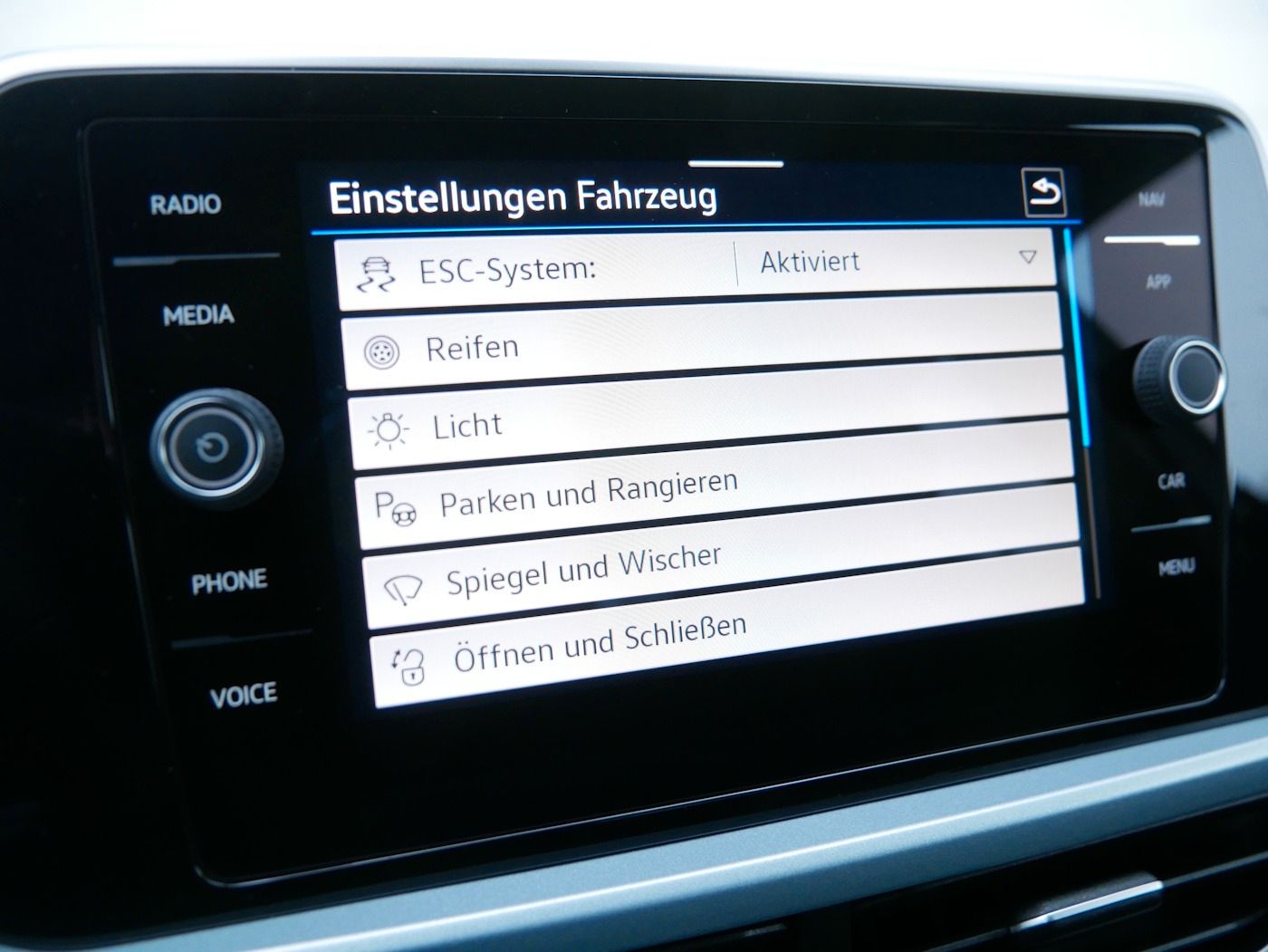 Fahrzeugabbildung Volkswagen T-Roc 1.0 TSI GOAL NEU35T ACC SHZ LED Allwetter