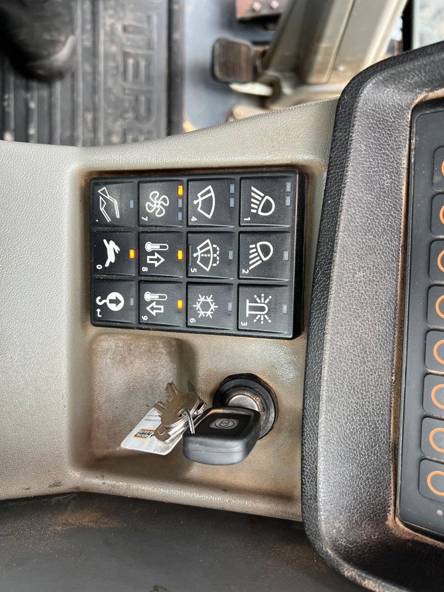 Fahrzeugabbildung Yanmar TW85 / 4.307h / Löffelpaket / Powertilt