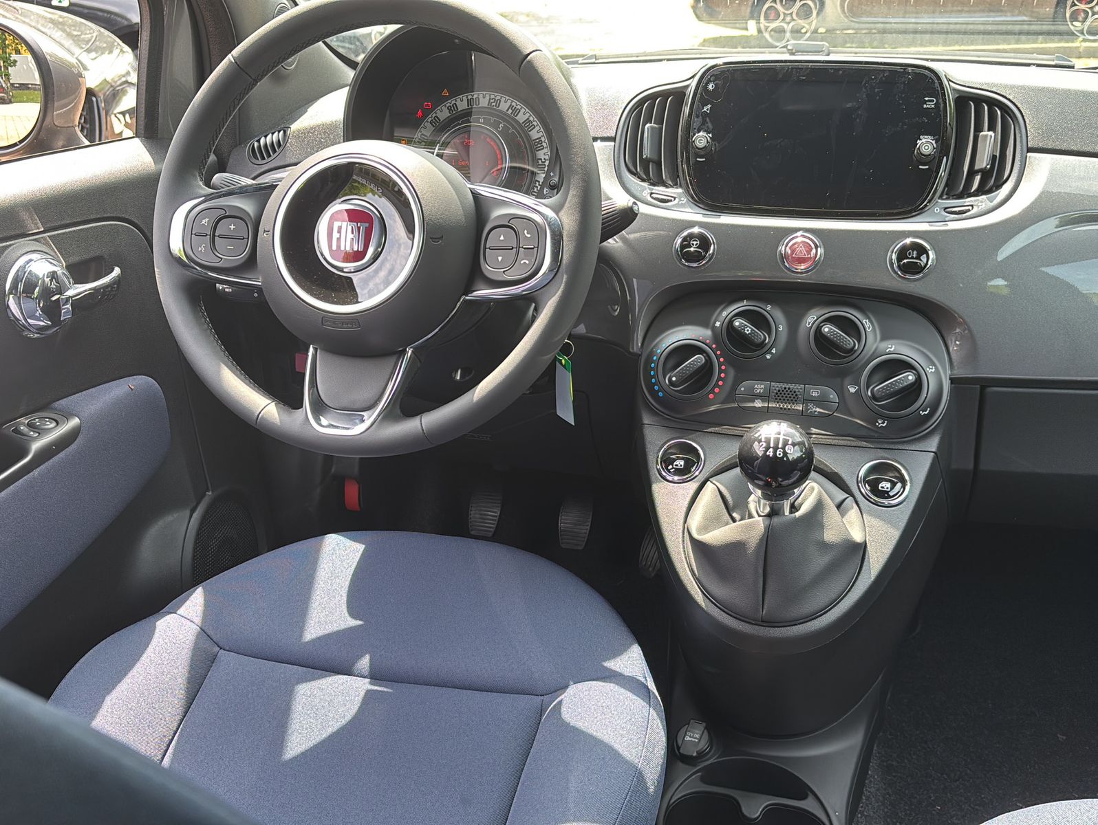 Fahrzeugabbildung Fiat 500 1.0 Hybrid Club