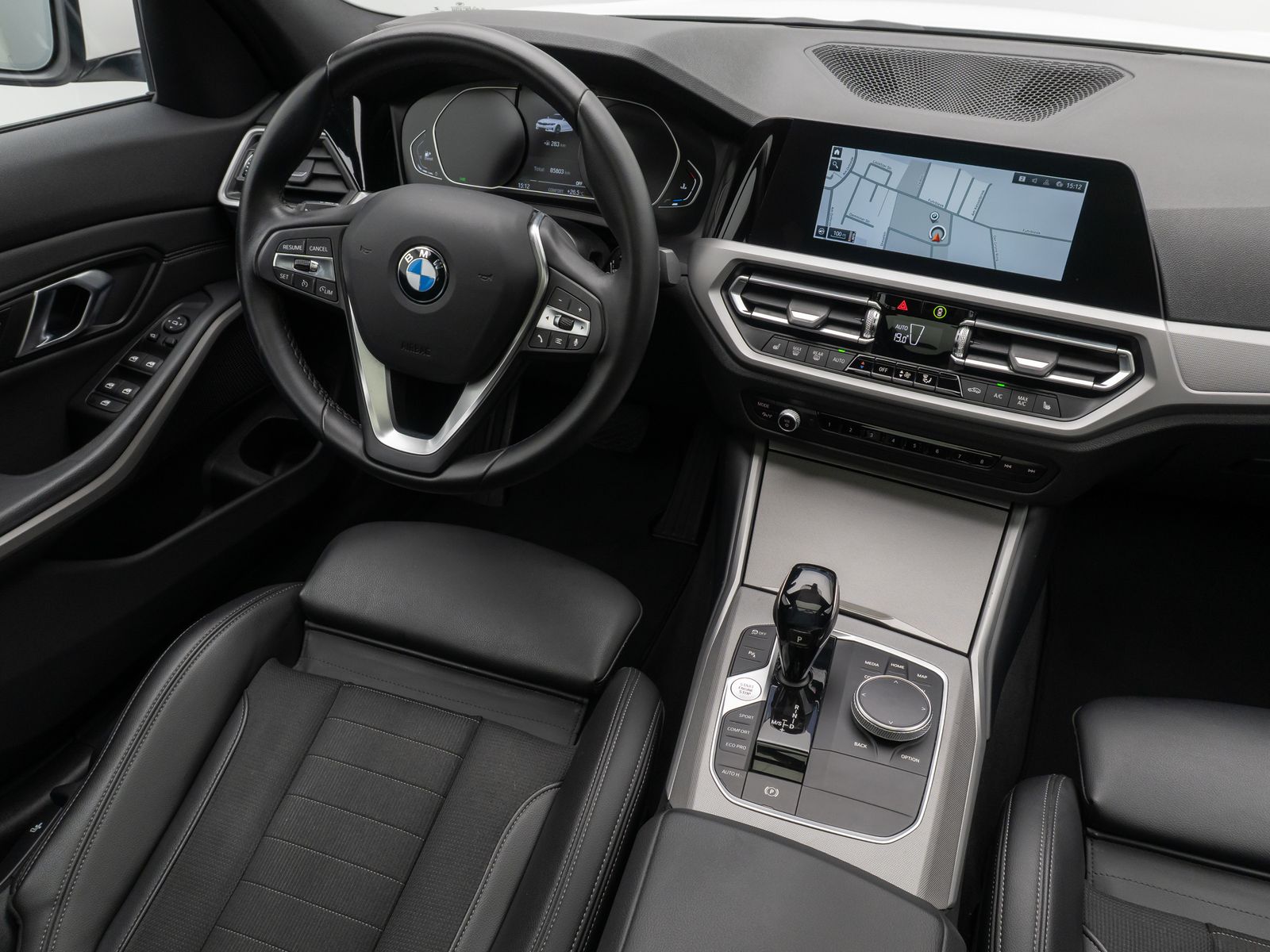 Fahrzeugabbildung BMW 320d xD Panorama PDC DAB Sport Geschwindigkeitsr