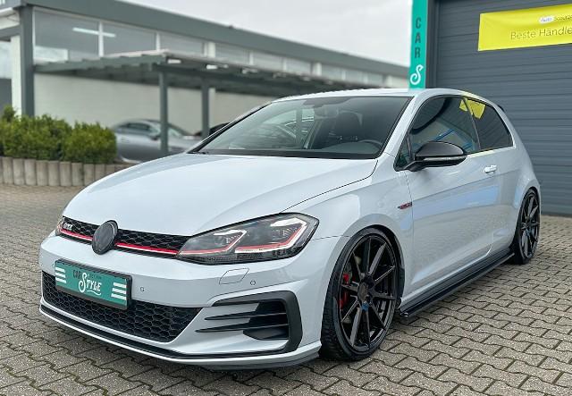 Volkswagen Golf GTI VII 2.0 TSI Dynaudio NAVI PDC RFK