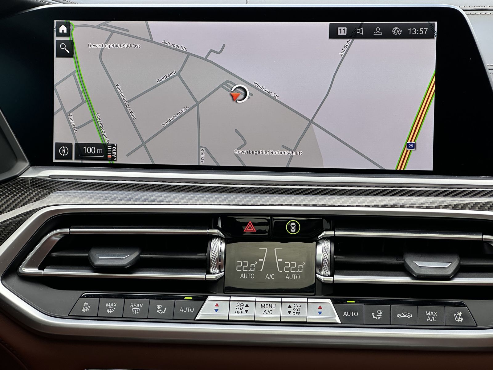 Fahrzeugabbildung BMW X5 xDrive30d M-Sport NAV+LED+AHK+360°+HUD+PANORA