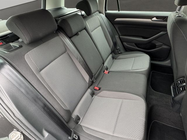 Volkswagen Passat Variant - Bild 15