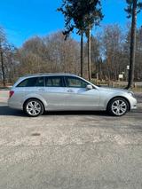 Mercedes-Benz Mercedes Benz W 204 , 220 cdi, T Model - Mercedes-Benz 220 mit Diesel-Antrieb: Kombi