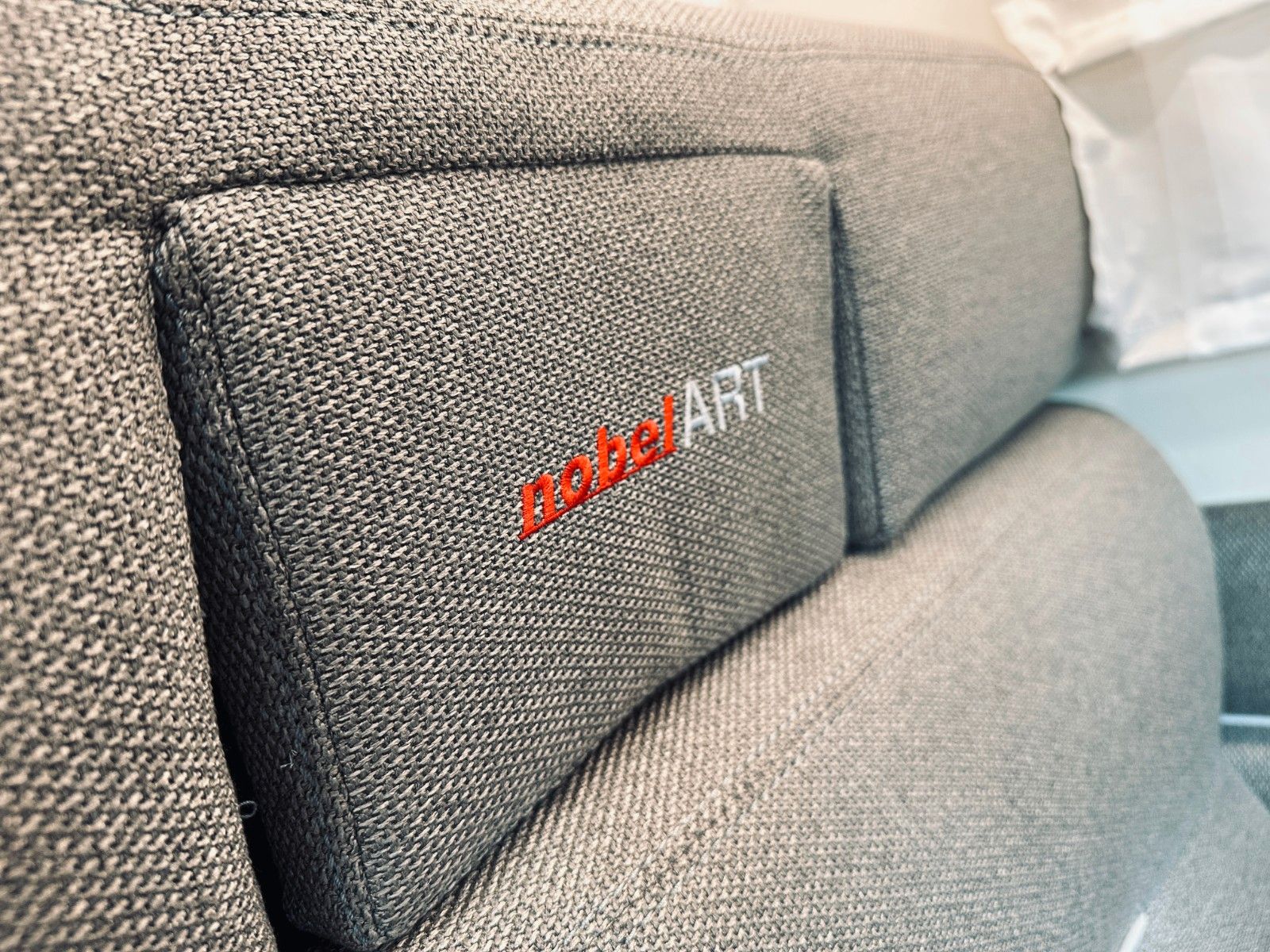 Fahrzeugabbildung NobelART T-6000 - Modell 2026 - Hubbett