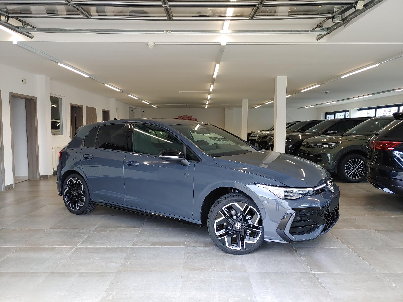 Volkswagen Golf 1.5 eTSI DSG R-Line AHK/AppCon/Kamera/ACC