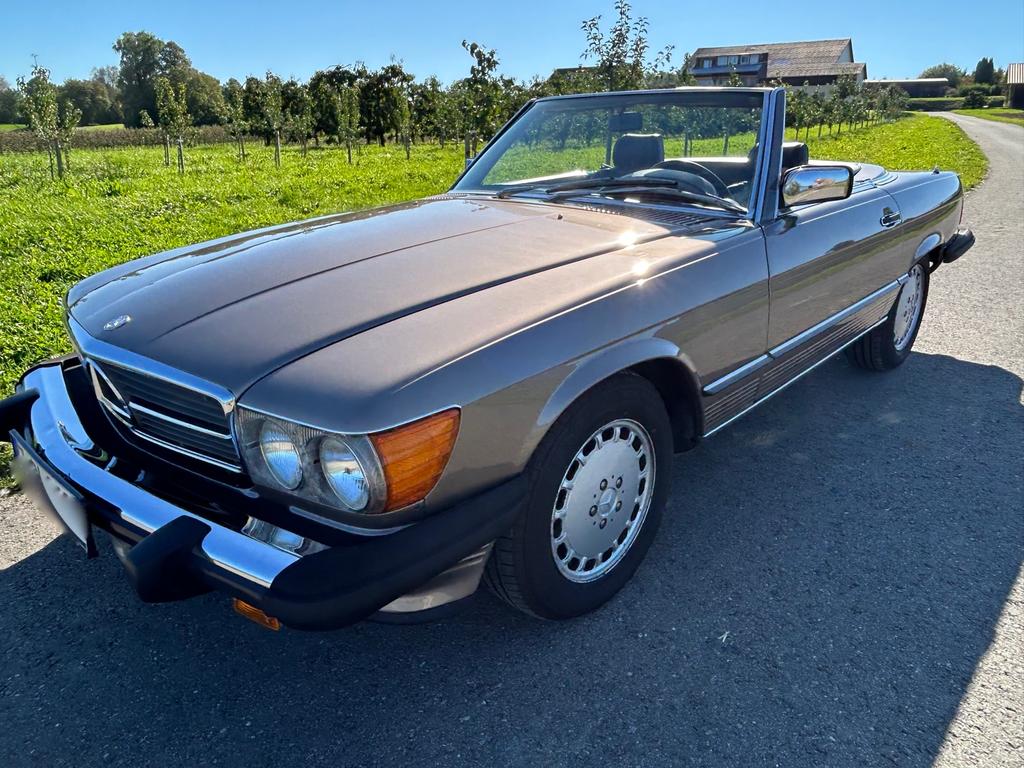 Mercedes-Benz SL 560