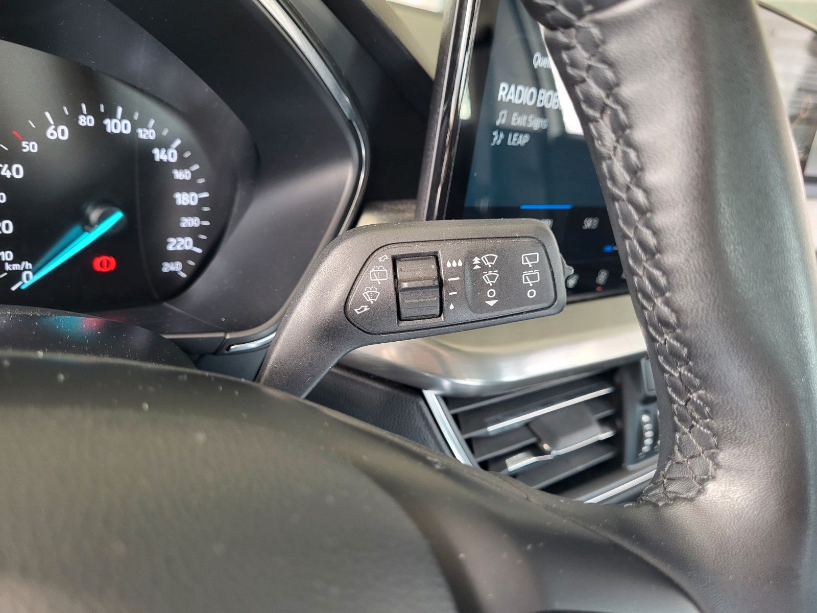 Fahrzeugabbildung Ford Focus Lim./WINTER-P/KEYFREE/NAVI/TEMPOMAT/LED