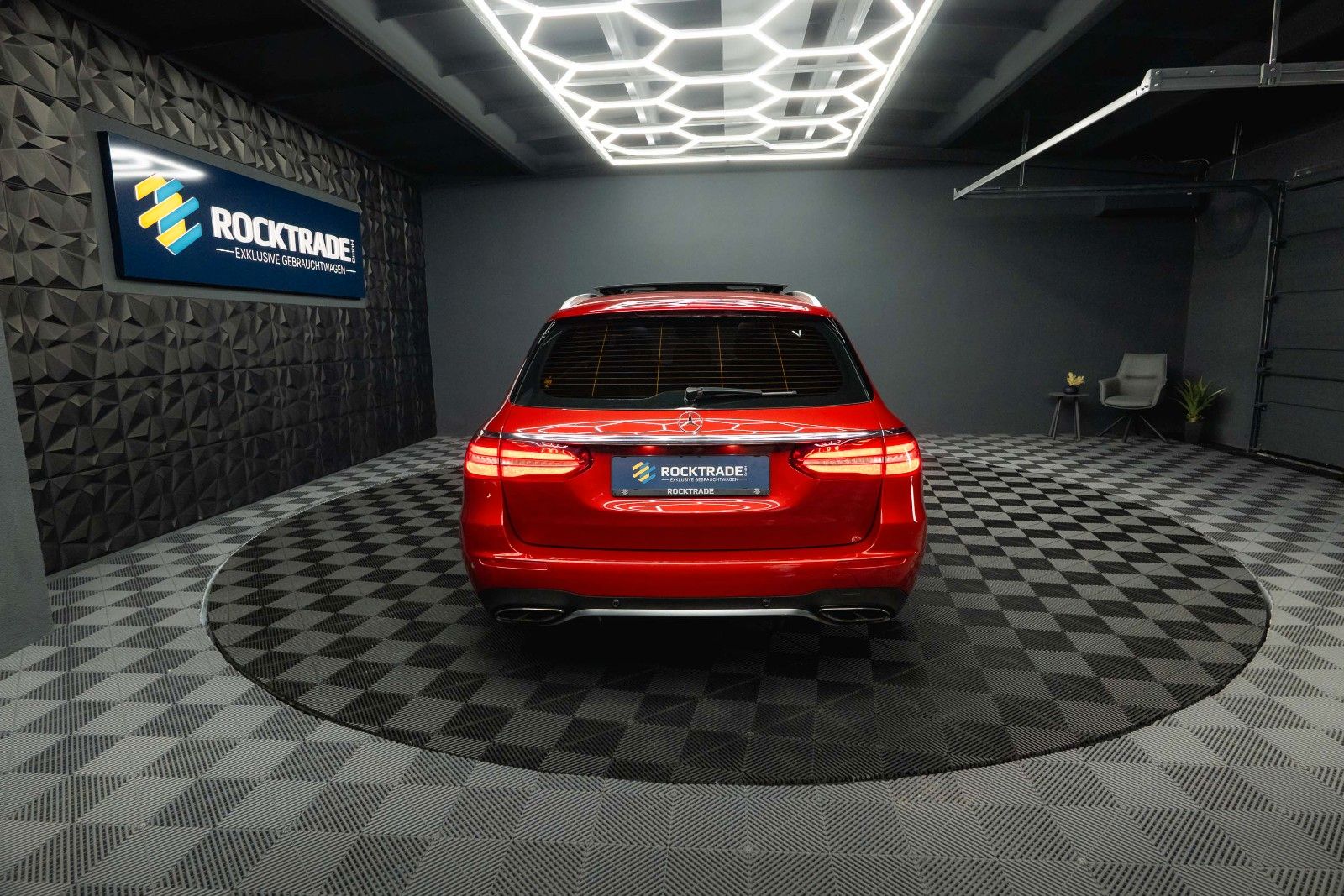 Fahrzeugabbildung Mercedes-Benz E 43 AMG 4Matic Night-Paket *Airmatic*ACC*Pano*