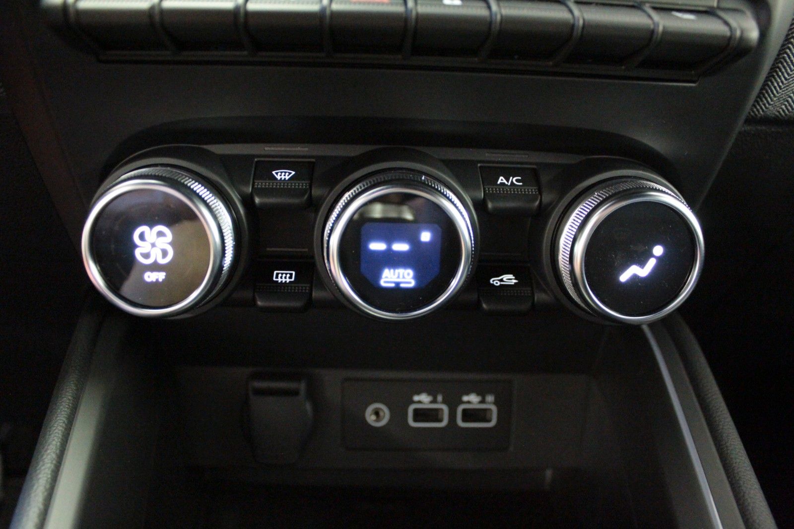 Fahrzeugabbildung Renault Clio TCe 90 Techno *Winter-*&*Look-Paket*