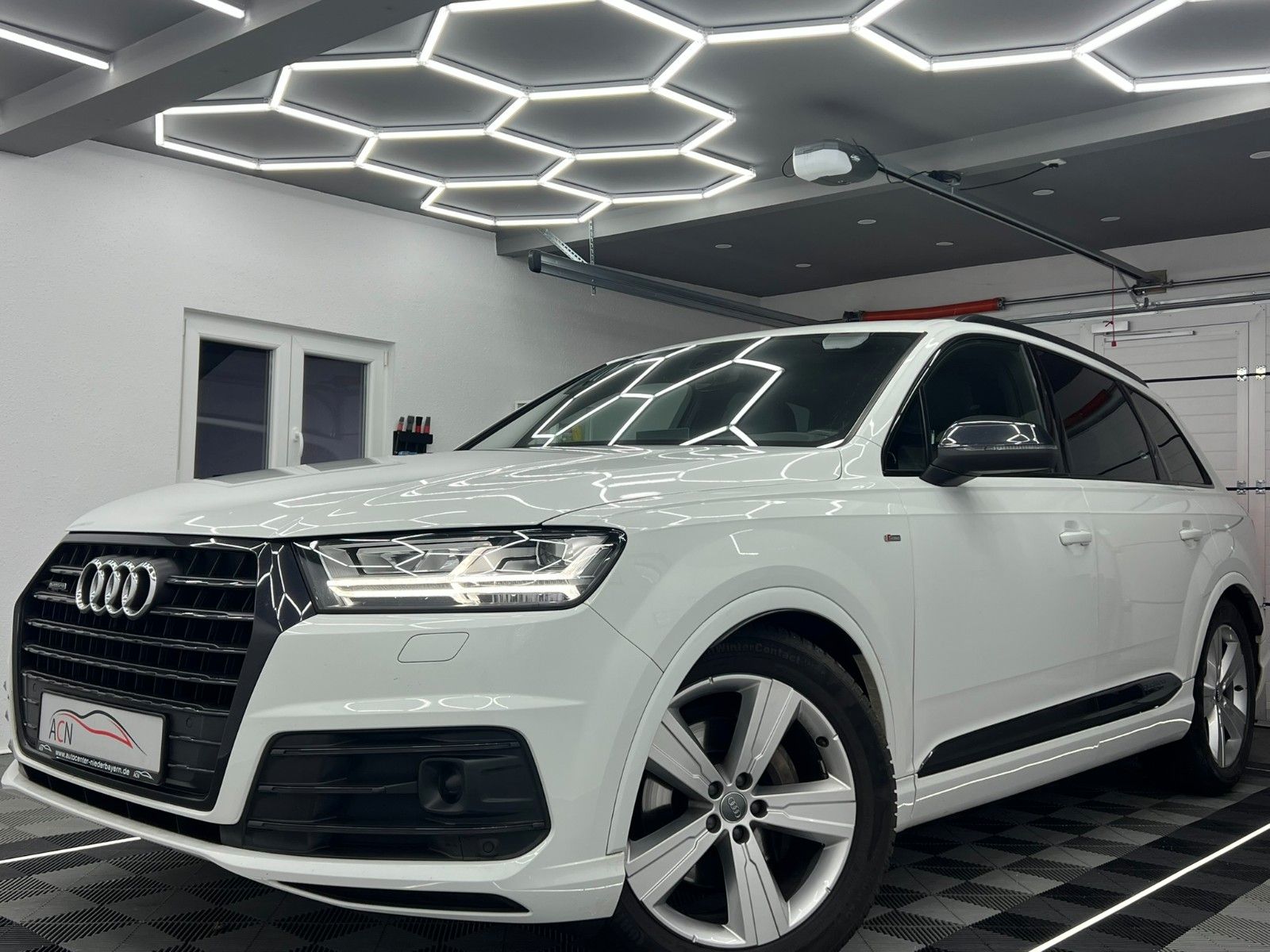 Fahrzeugabbildung Audi Q7 3.0 TDI Quattro S-LINE/21ZOLL/MATRIX/AHK/AMBI