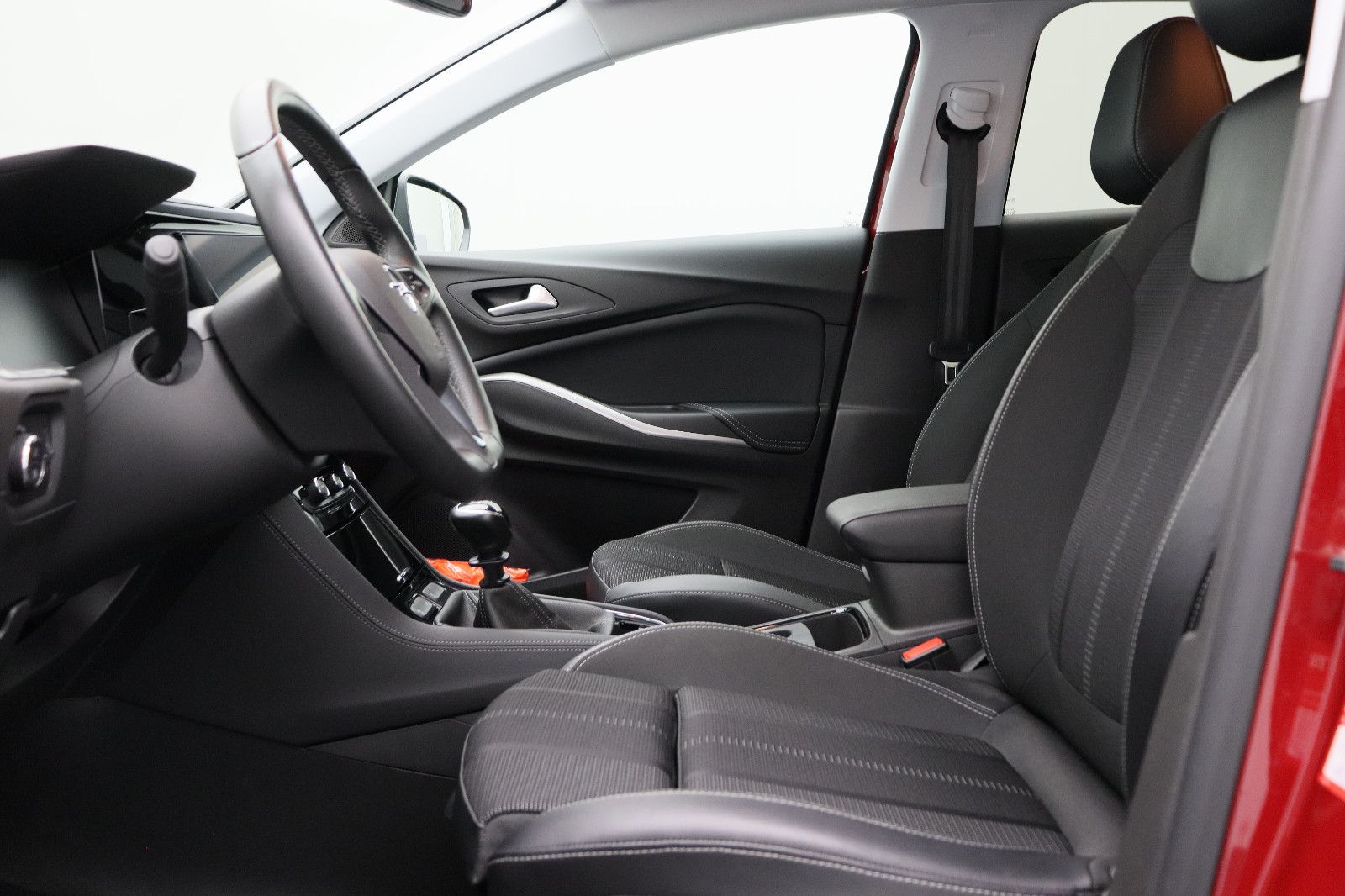 Fahrzeugabbildung Opel Grandland X 1.2 Elegance