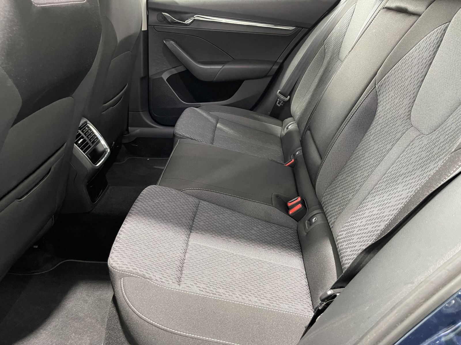 Fahrzeugabbildung SKODA Octavia Style 2.0 TDI*LED*Cam*SHZ*PDC*ACC*HUD*