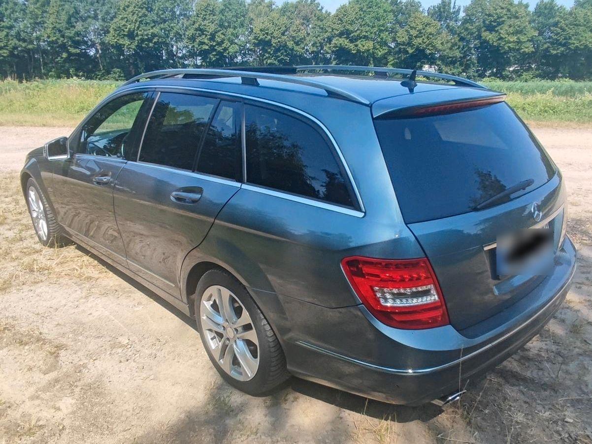 Mercedes-Benz C220 2011 — photo 7