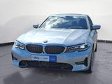 BMW 330e Sport Line Automatik Aut. Klimaaut. Head-Up - BMW 330 mit Hybrid-Antrieb: Head-Up Display