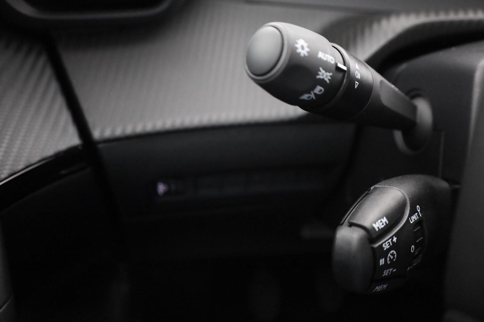 Peugeot 2008 1.2 PureTech LED Navi Tempomat