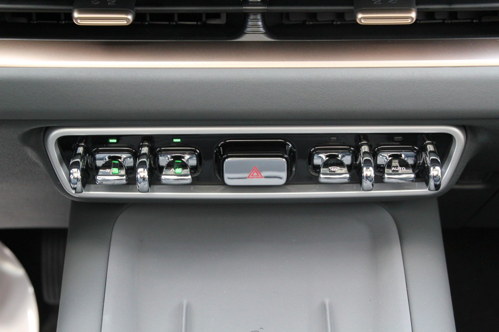 Fahrzeugabbildung GWM ORA 5 SUV Hybrid Luxury Panorama-Glasdach