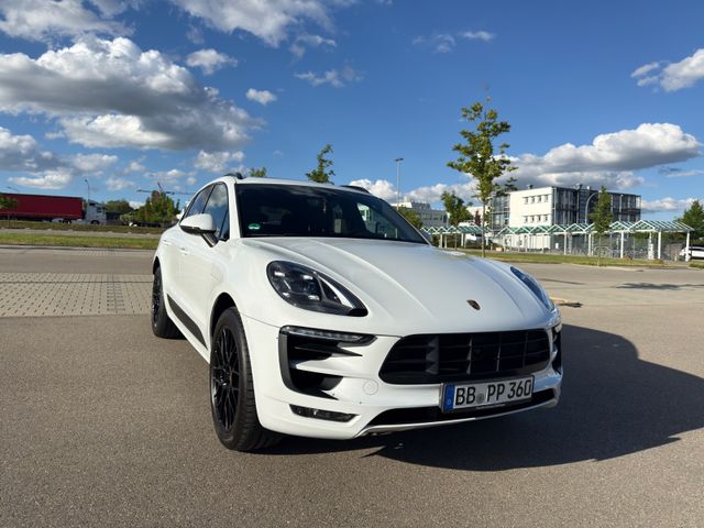 PORSCHE GTS Sport Chrono 