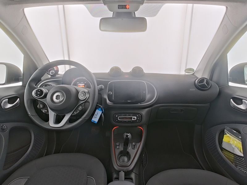 Fahrzeugabbildung Smart smart EQ fortwo Exclusive*Kamera*Media*LED*22kW*