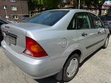 Ford Focus 1.6 Ghia AUTOMATIK TÜV NEU - Ford Focus aus 2000: 1.6