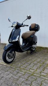 Vespa Primavera 50 ccm  i-get 2021 Topcase schwarzBrau - VESPA S 50 2T