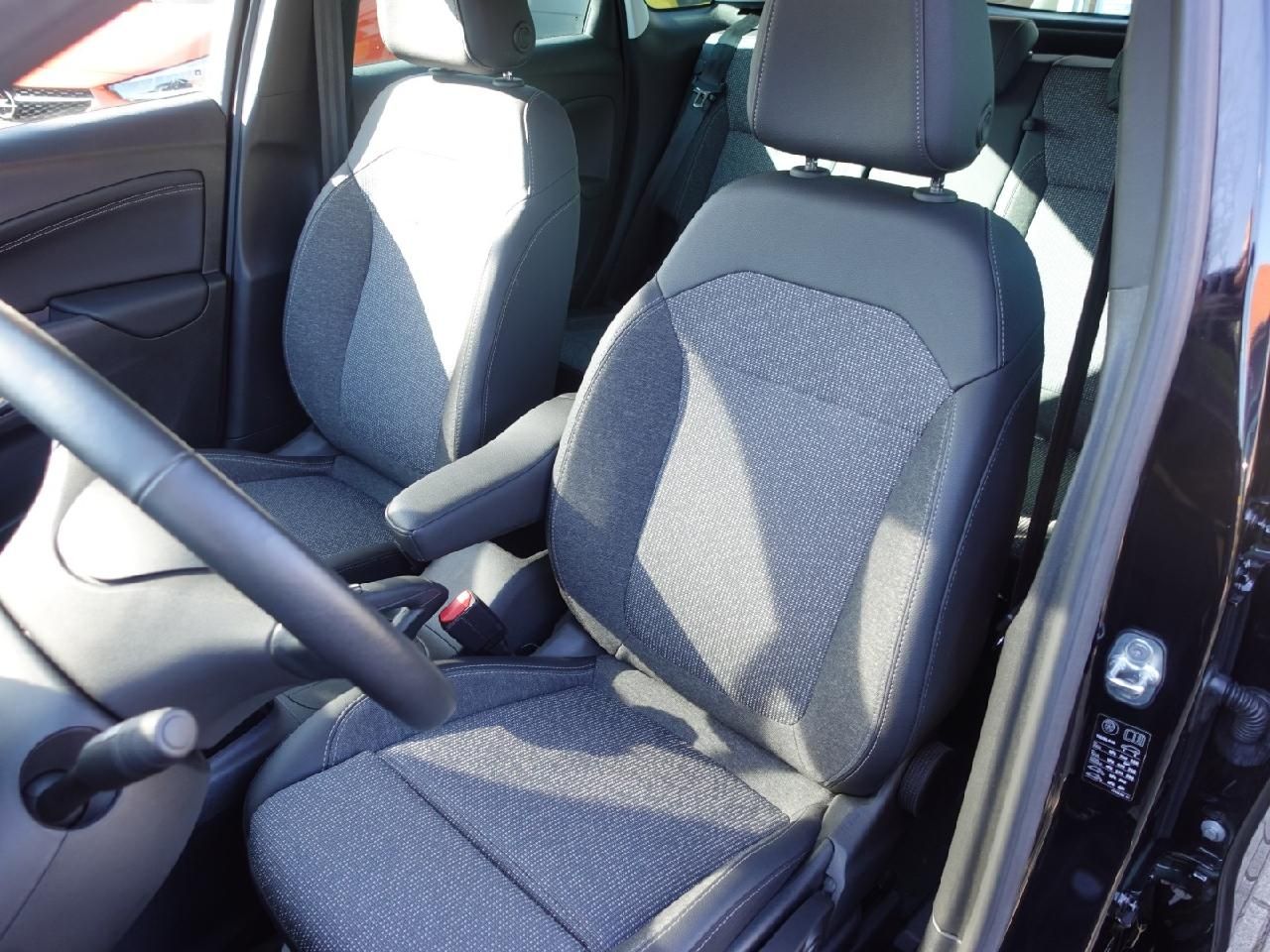 Fahrzeugabbildung Opel Crossland 1,2 Elegance