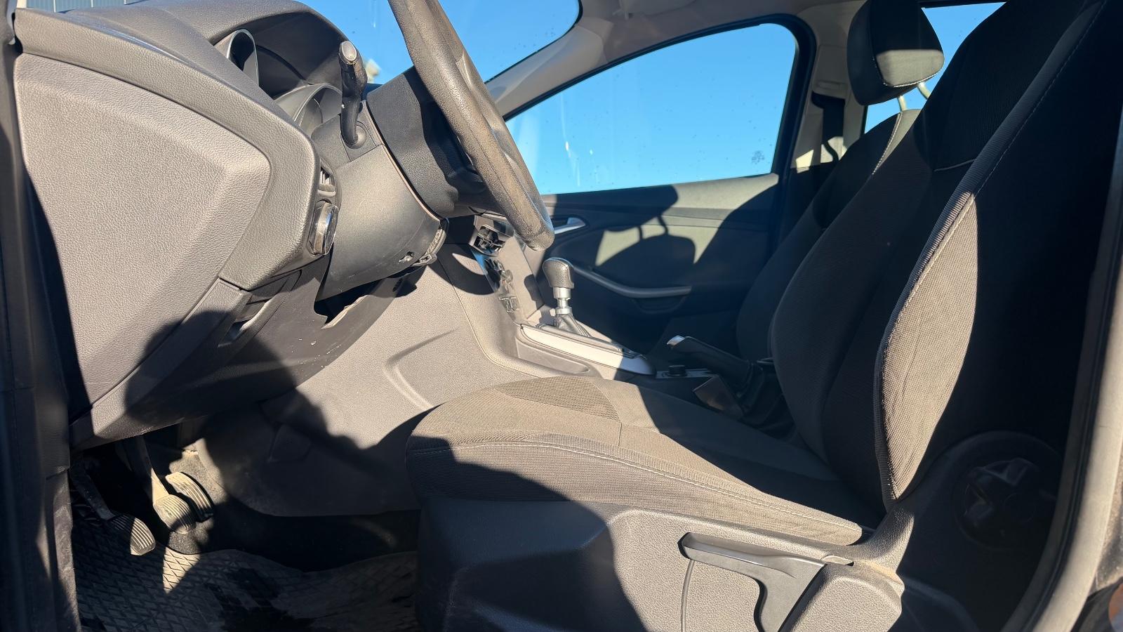 Ford Focus 2013 — photo 8