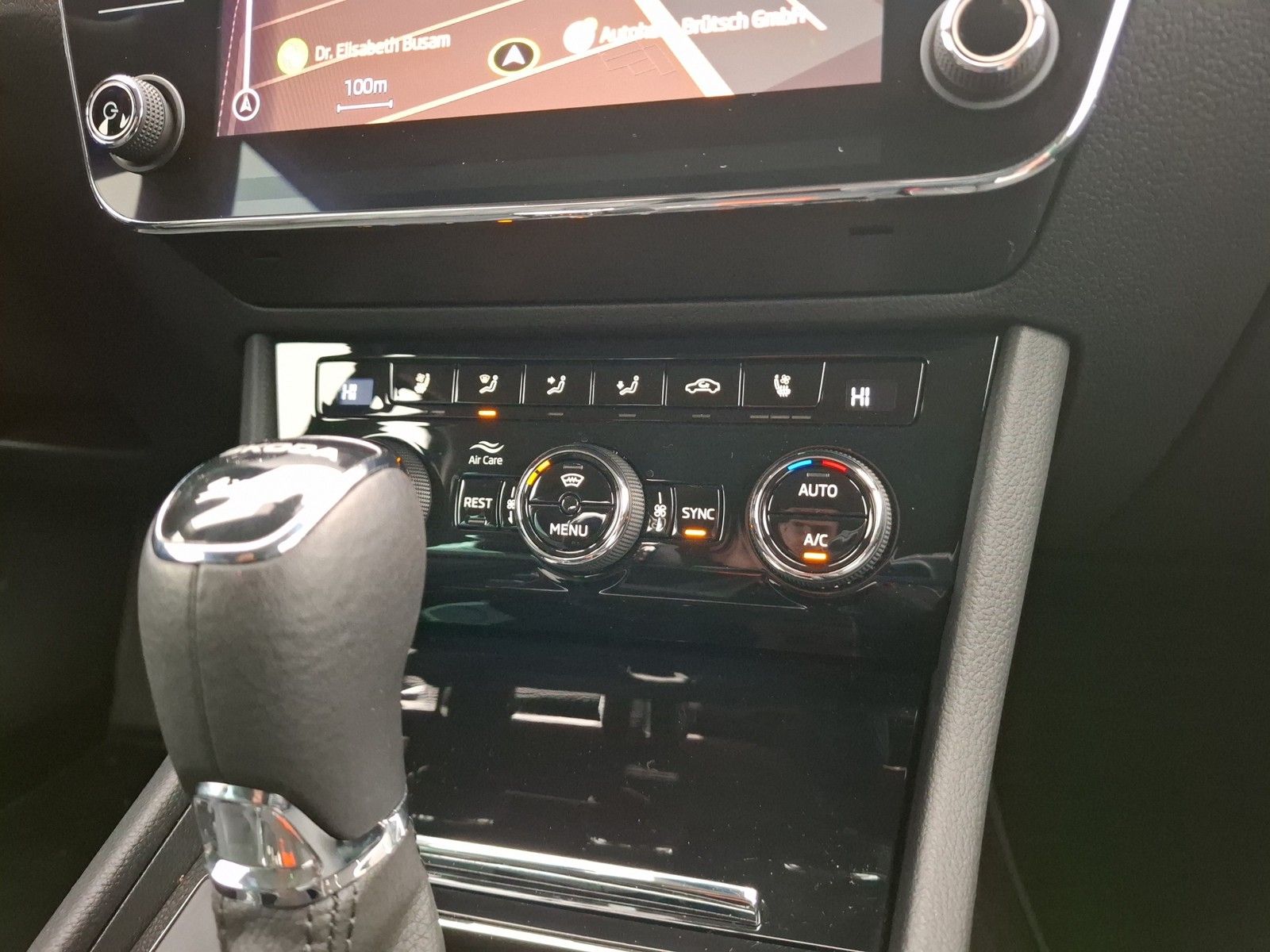 SKODA Superb 2.0 TSI L&K 4x4 DSG / NAVI / AHK / LEDER - Image 13