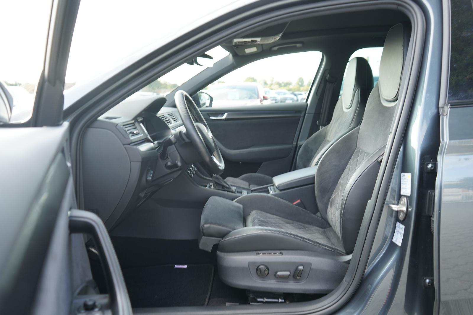 Skoda Superb Combi 2.0TSI Sportline DSG LED Panorama