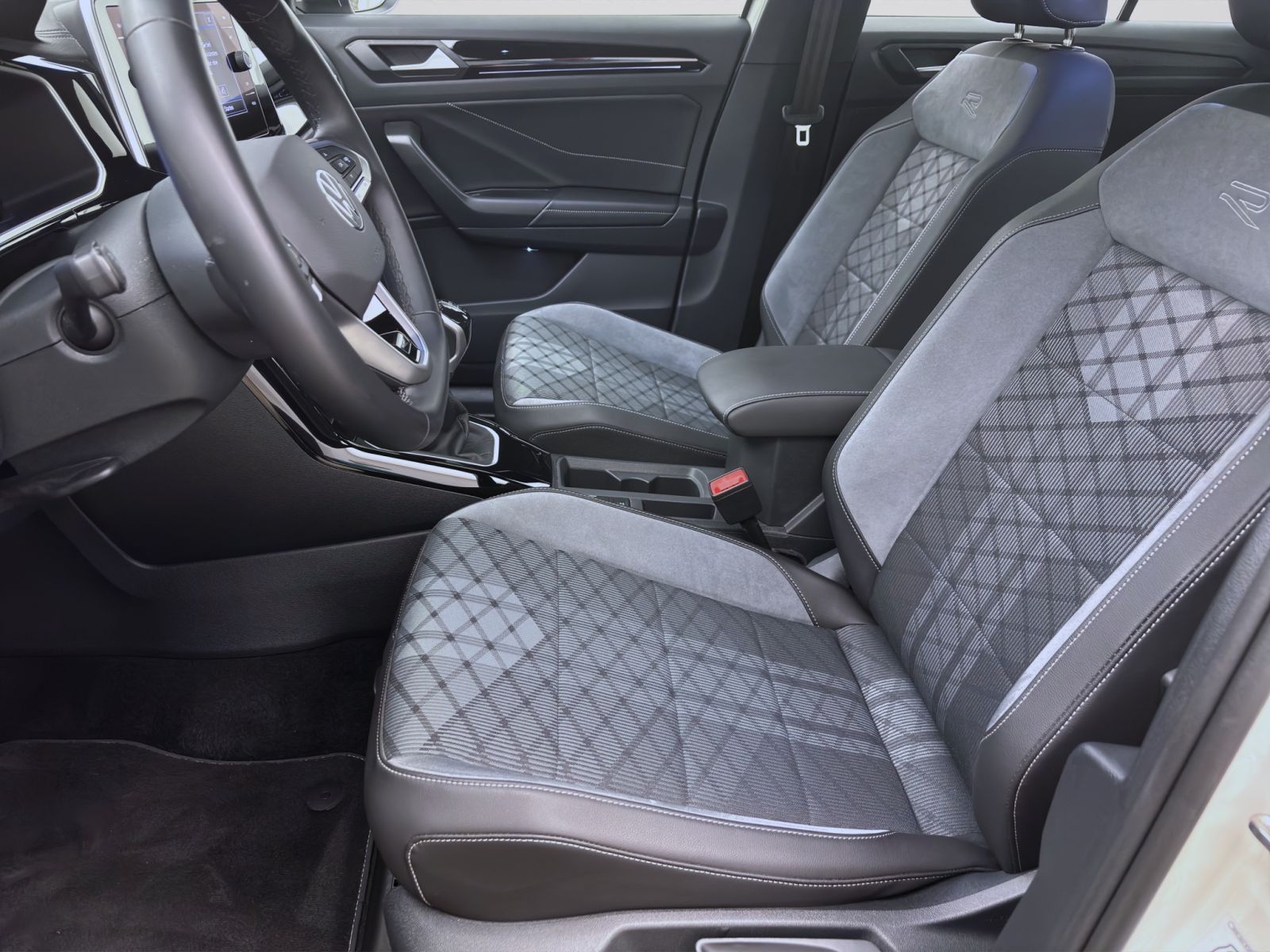 Volkswagen T-Roc - Bild 10
