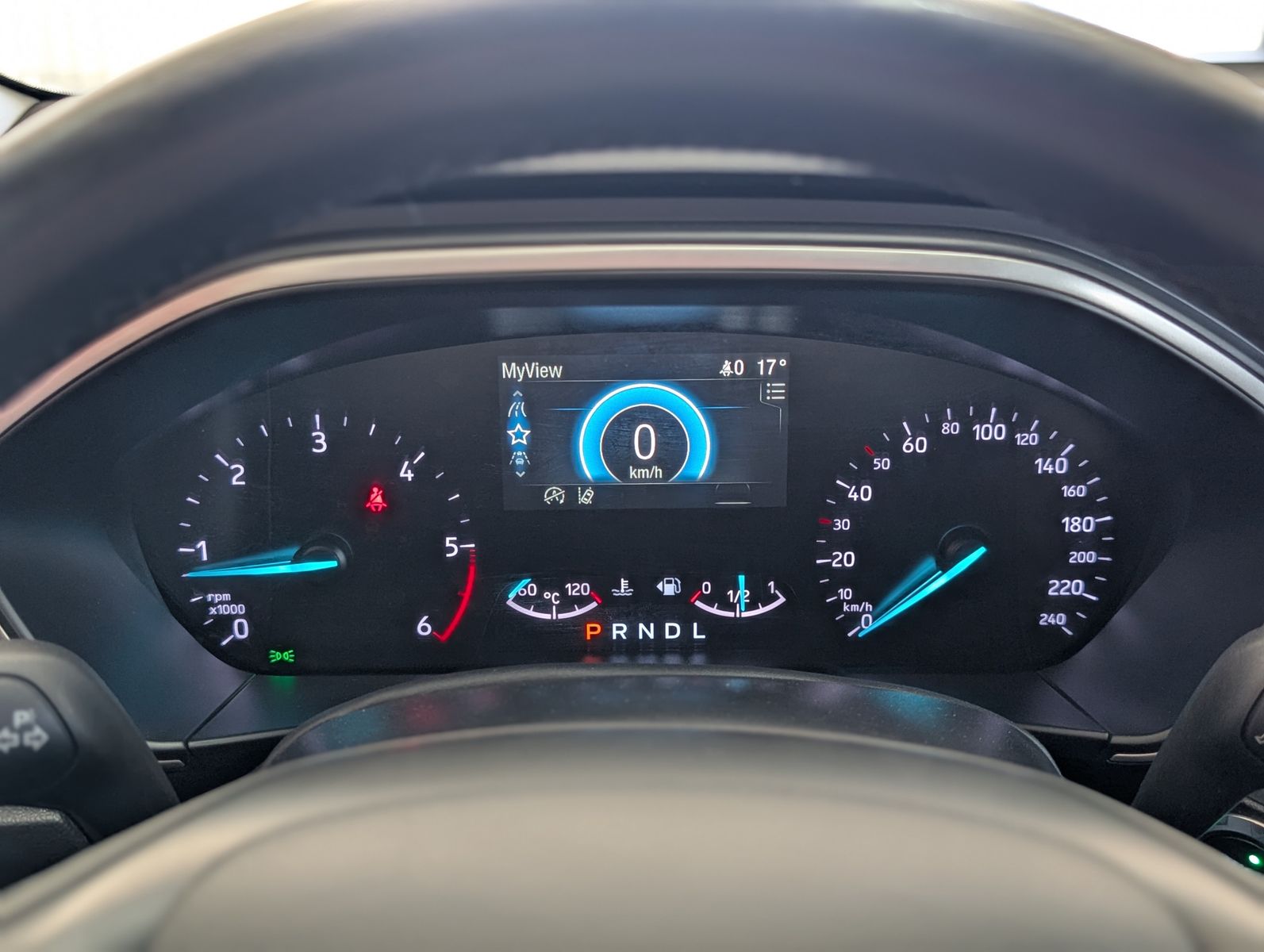 Fahrzeugabbildung Ford Focus Cool & Connect TEMP KAM LED SHZ CARPLAY