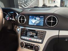 Fahrzeugabbildung Mercedes-Benz SL 500 Roadster (AMG-PAKET/SZLÜF/KEYLESS/...