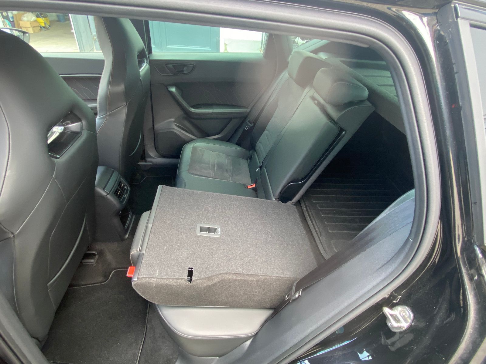 Fahrzeugabbildung CUPRA Ateca 2,0 TSI DSG VZ 4Drive *NAVI *AHZV *Winterp