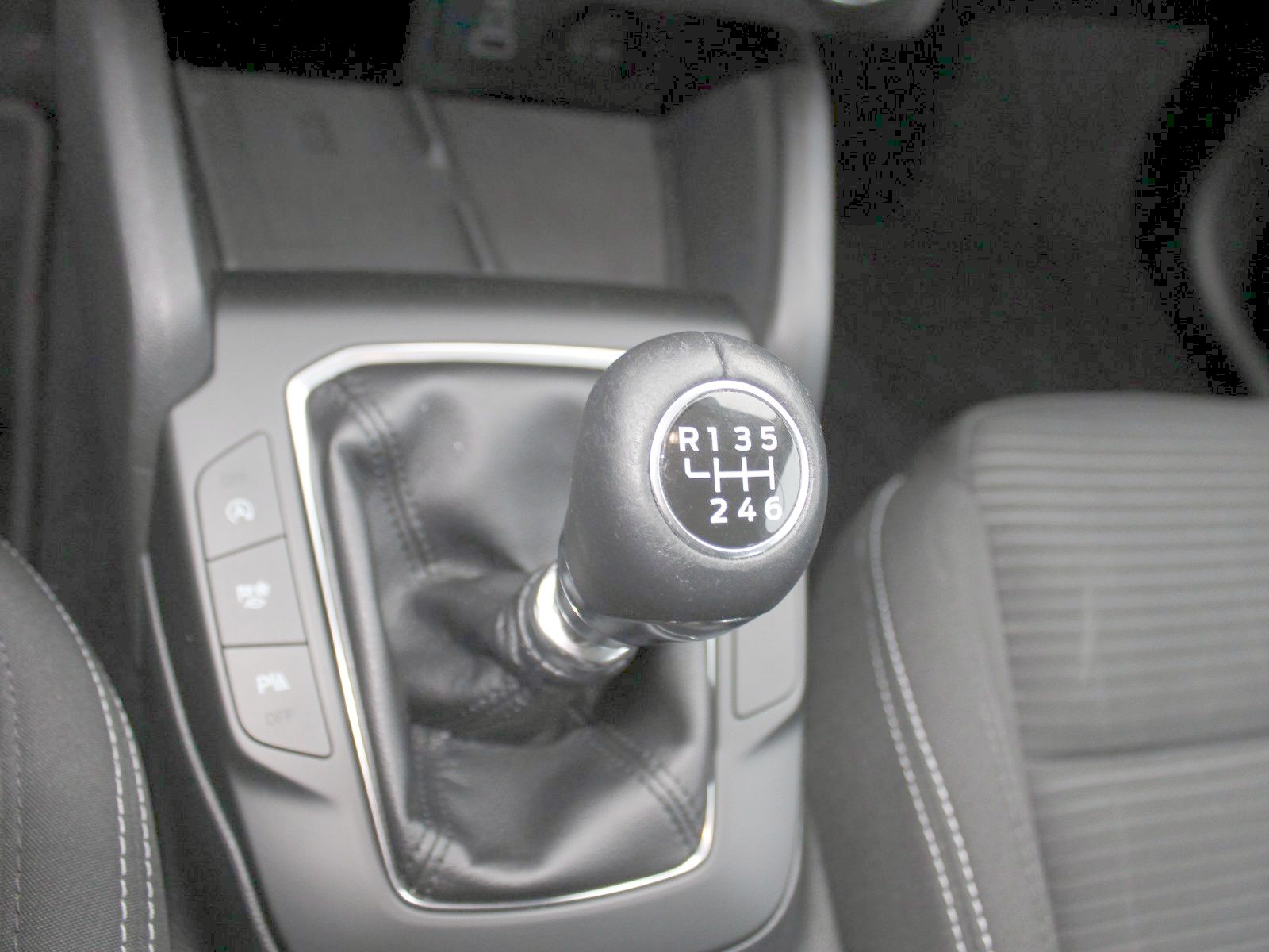 Fahrzeugabbildung Ford Focus Titanium 1,5 EcoBlue Start/Stopp